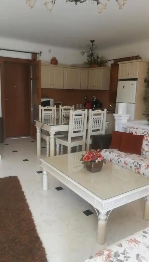 شقة Two-Floor House Next To Sea لوتراكي المظهر الخارجي الصورة