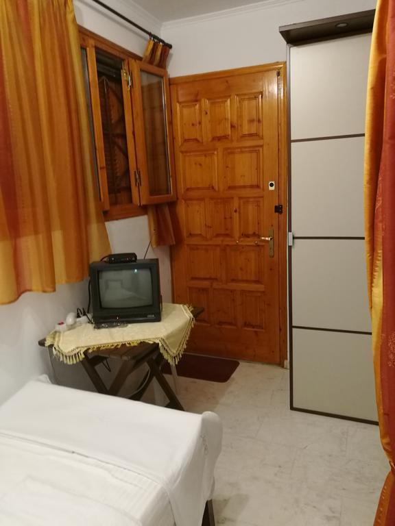 شقة Two-Floor House Next To Sea لوتراكي المظهر الخارجي الصورة